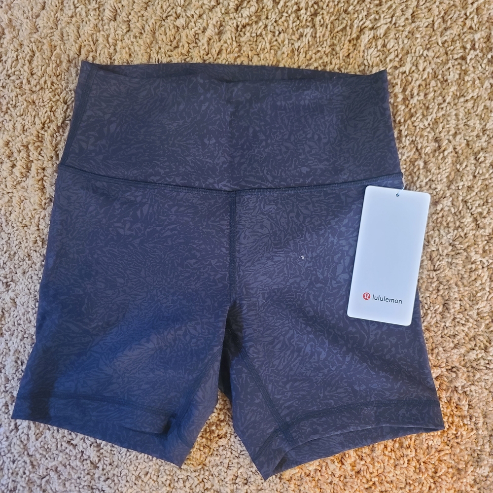 Lululemon Women's Wunder Train HR 6" Short